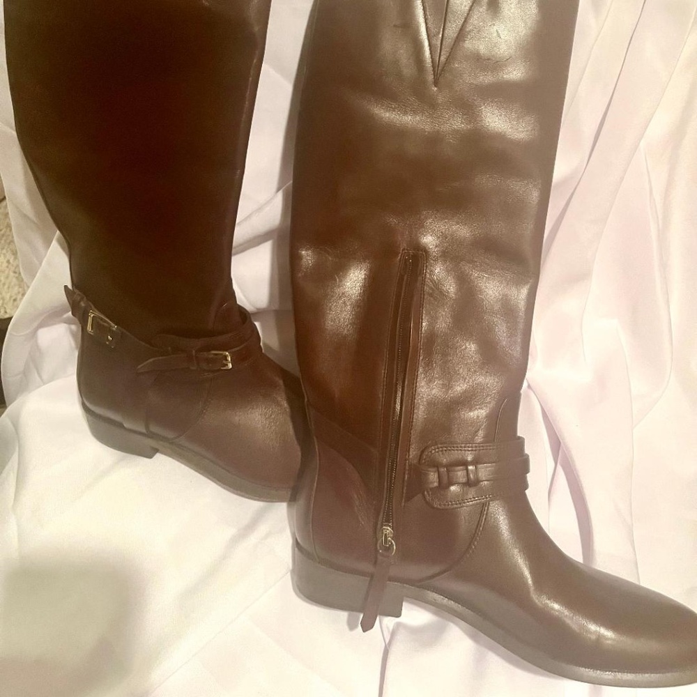 MAKE AN OFFER !!!  Burberry Brand New NWOB Leather Boots md Italy  Brn  sz8 - Picture 3 of 16